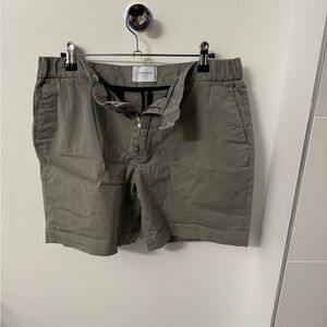 L'AGENCE Men's Olive Cotton Drawstring Shorts